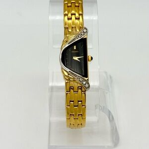 Vintage Seiko half moon whit real diamond, 18mm size case, 7in wrist bracelet.